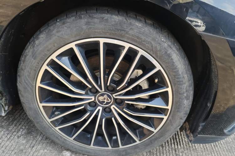 Used BYD Han 2022 DM-i 121KM Luxury Model Right Front Wheel Hub