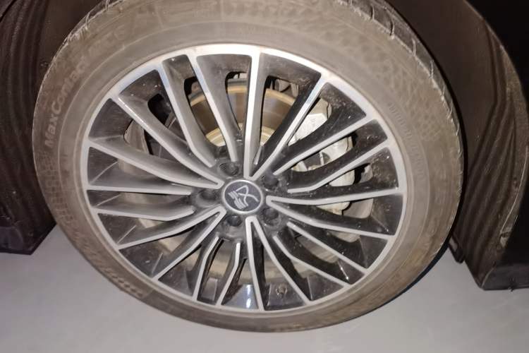 Used BYD Han 2022 DM-i 121KM Luxury Model Right Front Wheel Hub
