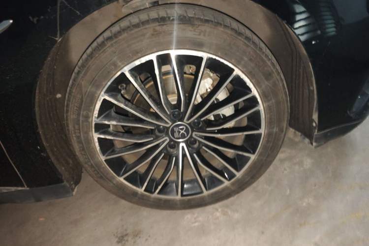 Used BYD Han 2022 DM-i 121KM Prestige Model Right Front Wheel Hub
