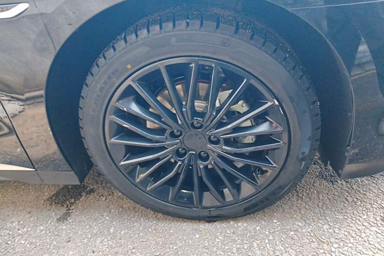Used BYD Han 2022 DM-i 121KM Luxury Model Right Front Wheel Hub