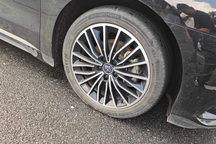 Used BYD Han 2022 DM-i 121KM Luxury Model Right Front Wheel Hub