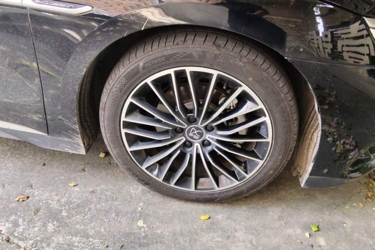 Used BYD Han 2022 DM-i 121KM Luxury Model Right Front Wheel Hub