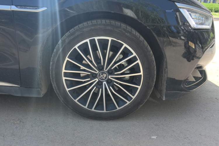Used BYD Han 2022 DM-i 121KM Luxury Model Right Front Wheel Hub