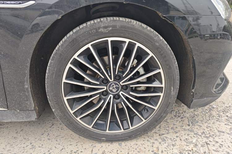 Used BYD Han 2022 DM-i 121KM Prestige Model Right Front Wheel Hub