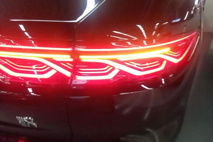 Used BYD Han 2022 EV Genesis Edition 715 km Front-Wheel-Drive Flagship Model Right Rear Taillight