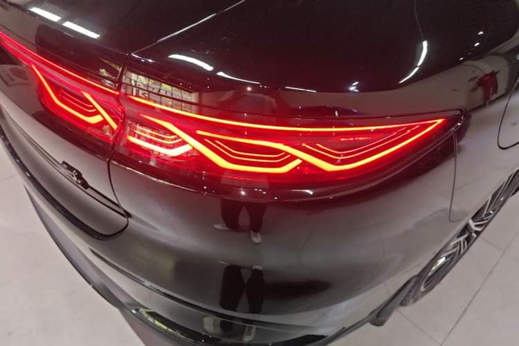 Used BYD Han 2022 DM-i 121KM Prestige Model Right Rear Taillight