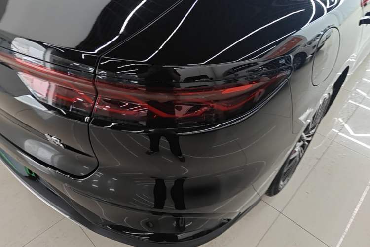 Used BYD Han 2022 DM-i 121KM Luxury Model Right Rear Taillight