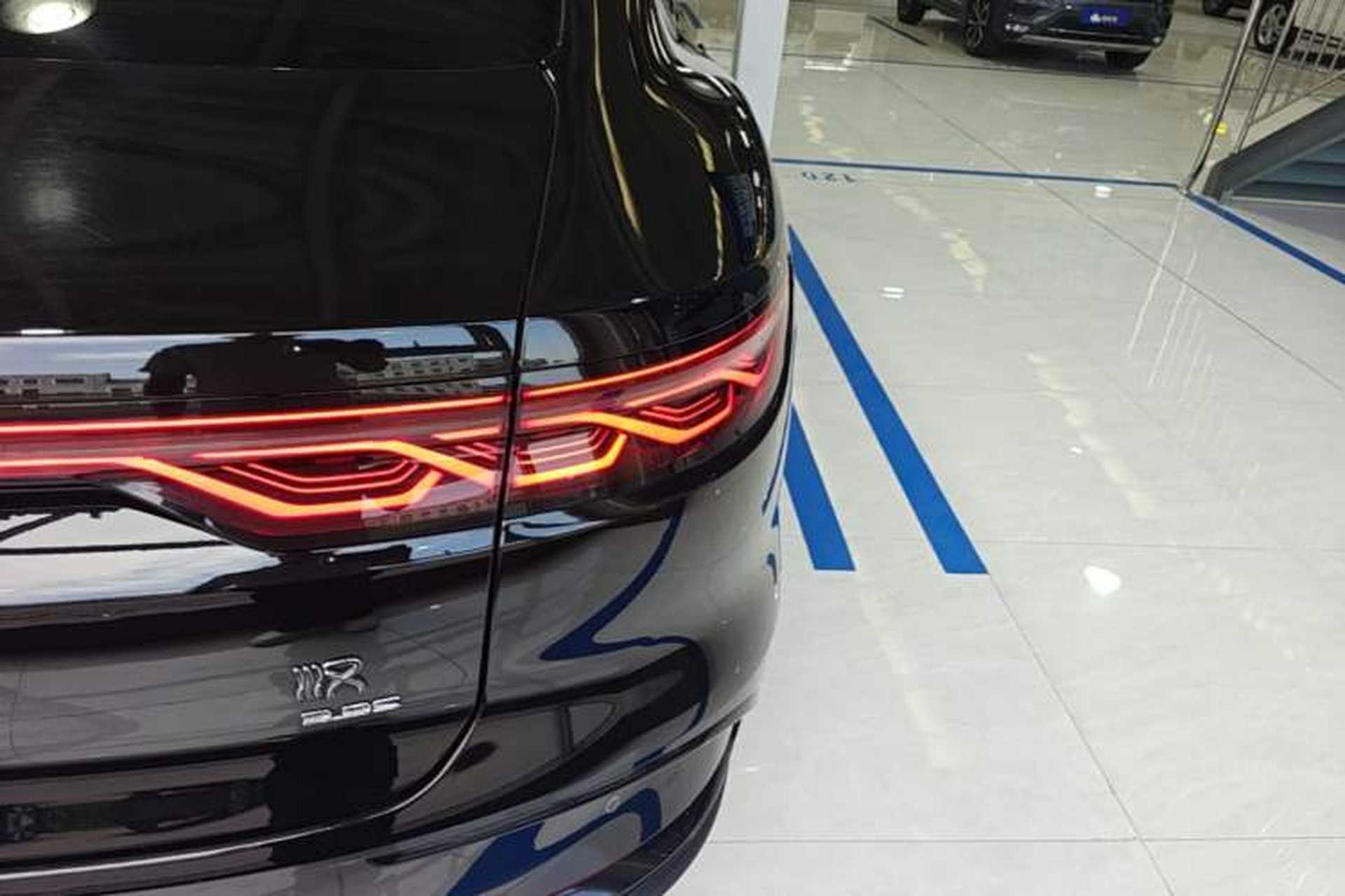 Used BYD Han 2022 EV Genesis Edition 610KM All-Wheel Drive Premium Model Right Rear Taillight