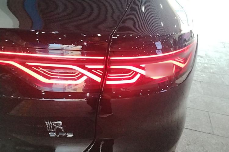Used BYD Han 2022 DM-p 202km Four-Wheel Drive Flagship Model Right Rear Taillight