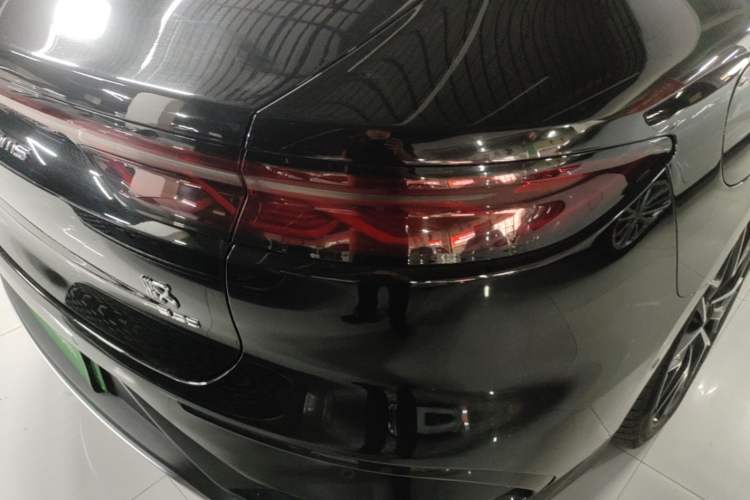 Used BYD Han 2022 EV Genesis Edition 610KM All-Wheel Drive Premium Model Right Rear Taillight