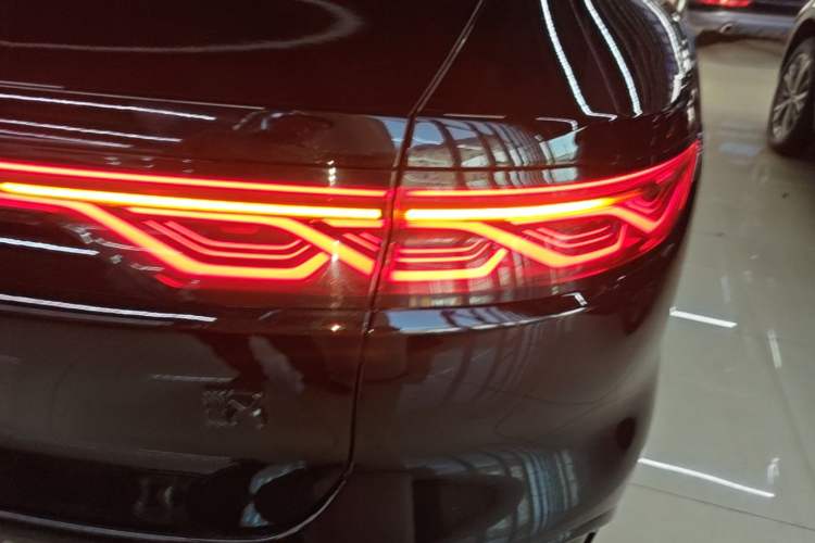 Used BYD Han 2022 DM-i 121KM Prestige Model Right Rear Taillight