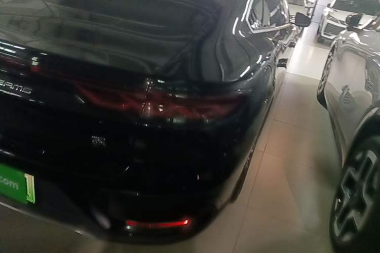 Used BYD Han 2022 DM-i 121KM Luxury Model Right Rear Taillight