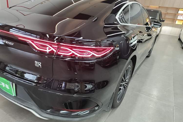 Used BYD Han 2022 DM-i 121KM Luxury Model Right Rear Taillight