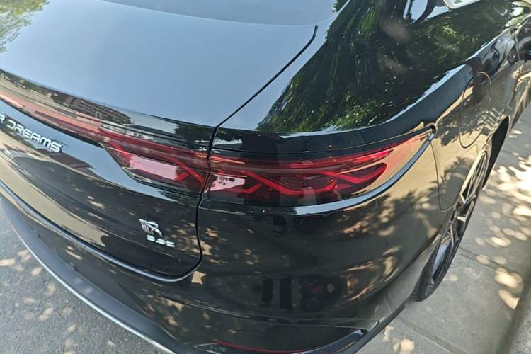Used BYD Han 2022 EV Genesis Edition 610KM All-Wheel Drive Premium Model Right Rear Taillight