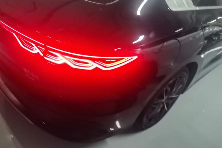 Used BYD Han 2022 EV Genesis Edition 610KM All-Wheel Drive Premium Model Right Rear Taillight