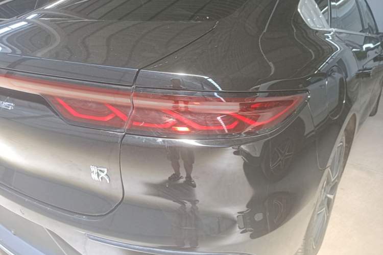 Used BYD Han 2022 EV Genesis Edition 610KM All-Wheel Drive Premium Model Right Rear Taillight