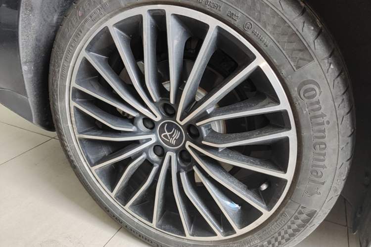 Used BYD Han 2022 DM-i 121KM Prestige Model Right Rear Wheel Hub
