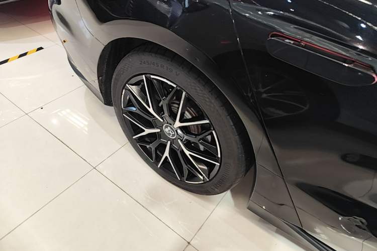 Used BYD Han 2022 EV Genesis Edition 610KM All-Wheel Drive Premium Model Right Rear Wheel Hub