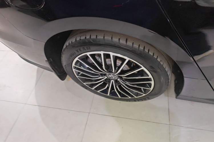 Used BYD Han 2022 DM-i 121KM Prestige Model Right Rear Wheel Hub