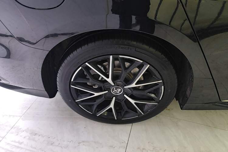 Used BYD Han 2022 EV Genesis Edition 610KM All-Wheel Drive Premium Model Right Rear Wheel Hub