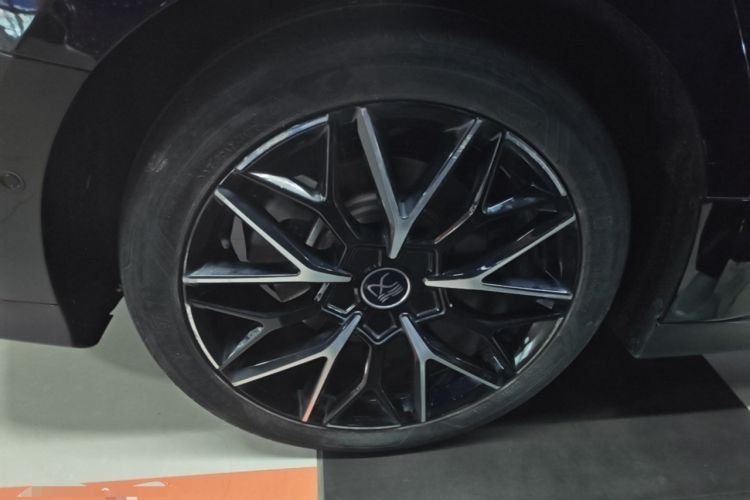 Used BYD Han 2022 EV Genesis Edition 610KM All-Wheel Drive Premium Model Right Rear Wheel Hub