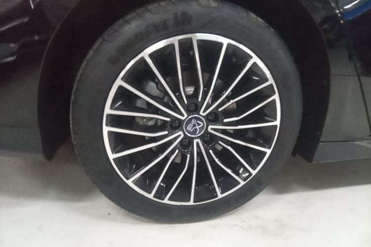 Used BYD Han 2022 DM-i 121KM Prestige Model Right Rear Wheel Hub