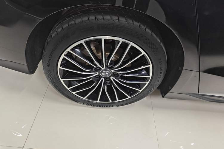 Used BYD Han 2022 DM-i 121KM Prestige Model Right Rear Wheel Hub