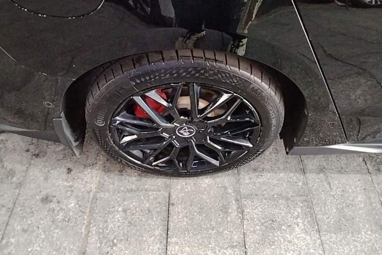 Used BYD Han 2022 DM-p 202km Four-Wheel Drive Flagship Model Right Rear Wheel Hub