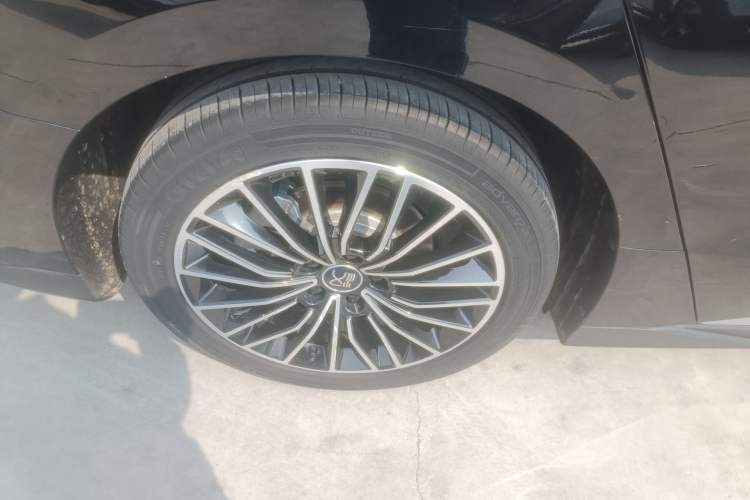Used BYD Han 2022 DM-i 121KM Prestige Model Right Rear Wheel Hub