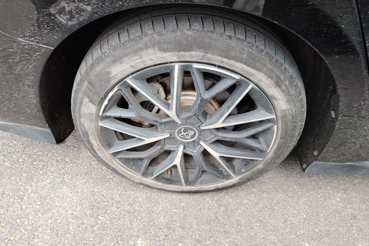 Used BYD Han 2022 EV Genesis Edition 610KM All-Wheel Drive Premium Model Right Rear Wheel Hub