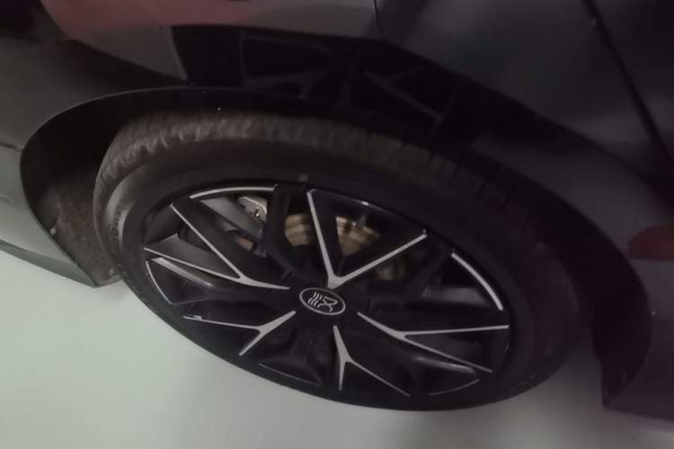 Used BYD Han 2022 EV Genesis Edition 610KM All-Wheel Drive Premium Model Right Rear Wheel Hub