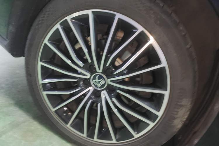 Used BYD Han 2022 EV Genesis Edition 715KM Front-Wheel-Drive Prestige Model Right Rear Wheel Hub