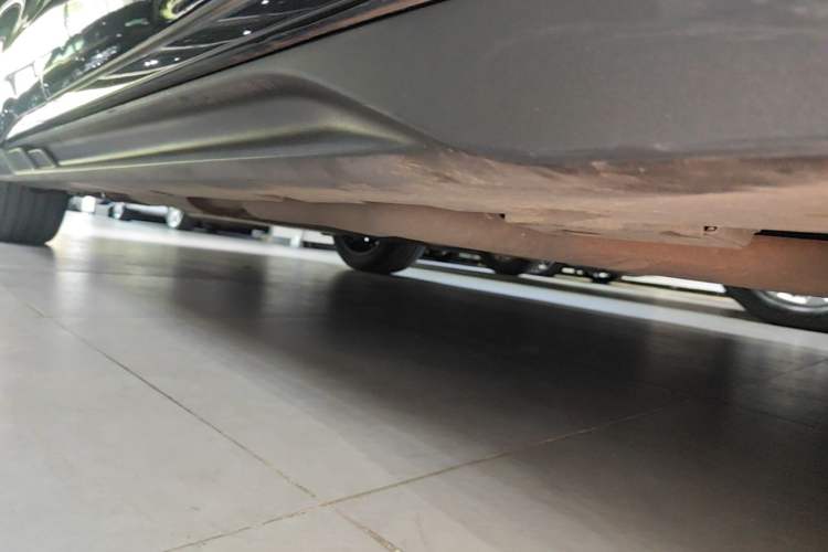 Used BYD Han 2022 DM-i 121KM Prestige Model Right Side Sill
