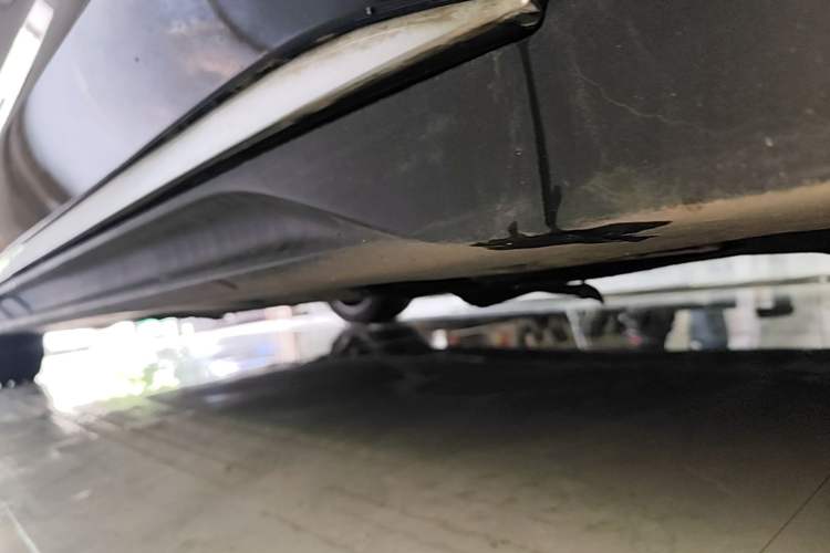 Used BYD Han 2022 EV Genesis Edition 610KM All-Wheel Drive Premium Model Right Side Sill