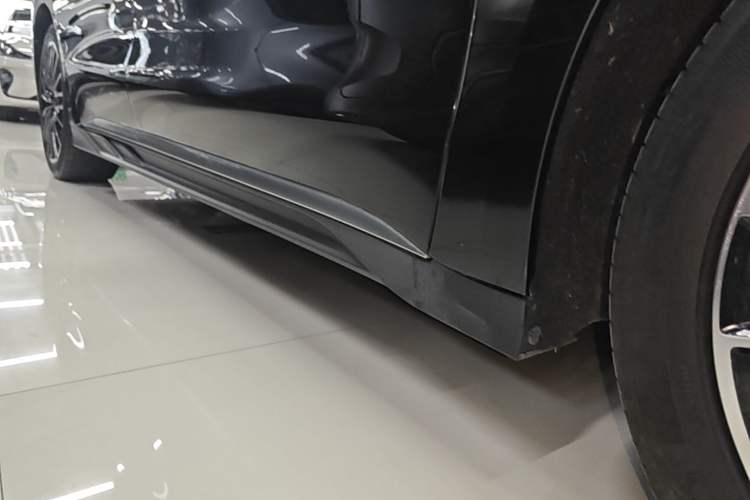 Used BYD Han 2022 DM-i 121KM Prestige Model Right Side Sill