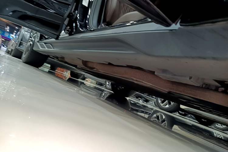 Used BYD Han 2022 DM-i 121KM Prestige Model Right Side Sill