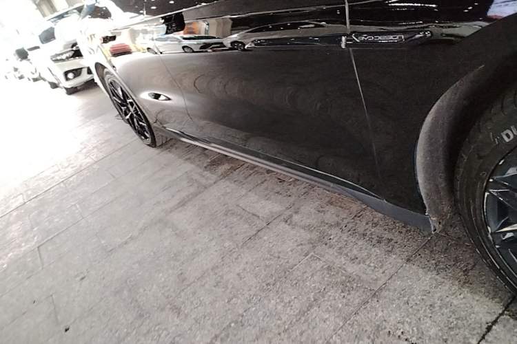 Used BYD Han 2022 DM-p 202km Four-Wheel Drive Flagship Model Right Side Sill