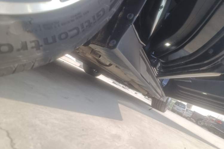 Used BYD Han 2022 DM-i 121KM Prestige Model Right Side Sill
