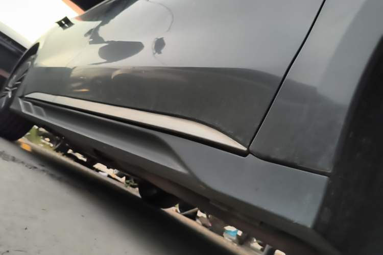 Used BYD Han 2022 DM-i 121KM Prestige Model Right Side Sill