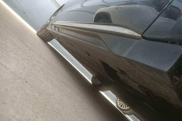 Used BYD Han 2022 EV Genesis Edition 610KM All-Wheel Drive Premium Model Right Side Sill