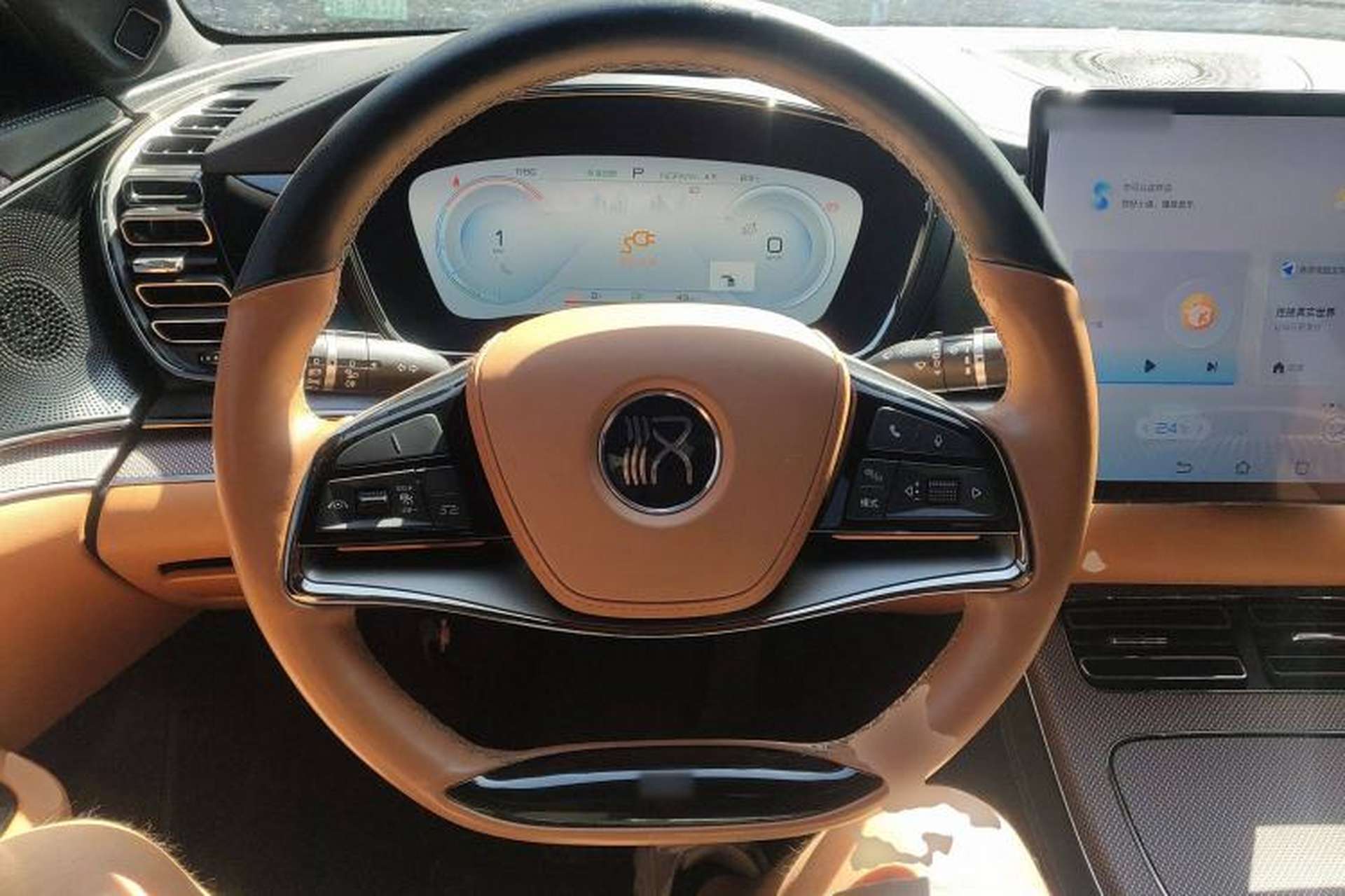 Used BYD Han 2022 EV Genesis Edition 610KM All-Wheel Drive Premium Model Steering Wheel