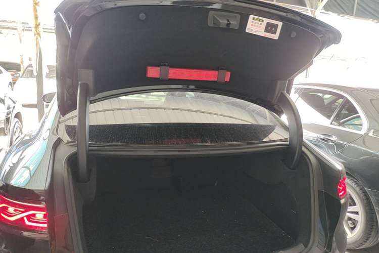 Used BYD Han 2022 DM-i 121KM Prestige Model Trunk
