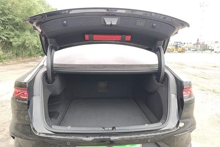Used BYD Han 2022 DM-i 121KM Luxury Model Trunk