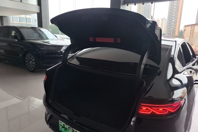 Used BYD Han 2022 DM-p 202km Four-Wheel Drive Flagship Model Trunk