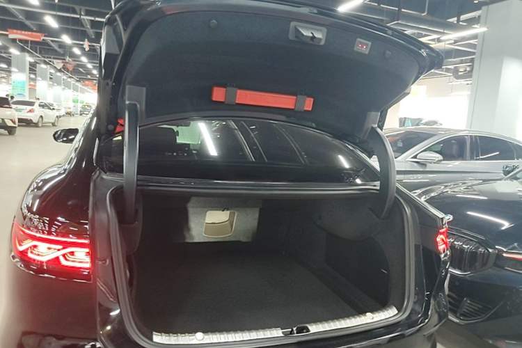 Used BYD Han 2022 EV Genesis Edition 715KM Front-Wheel-Drive Prestige Model Trunk