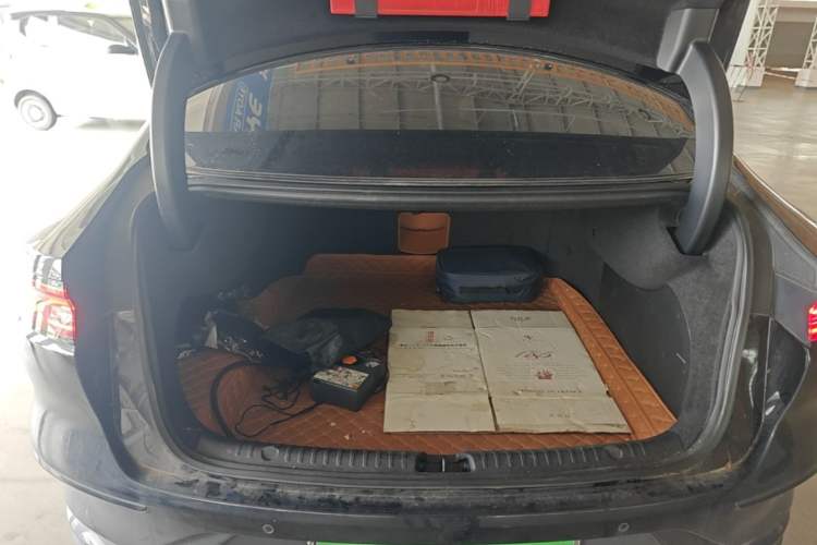 Used BYD Han 2022 DM-i 121KM Luxury Model Trunk