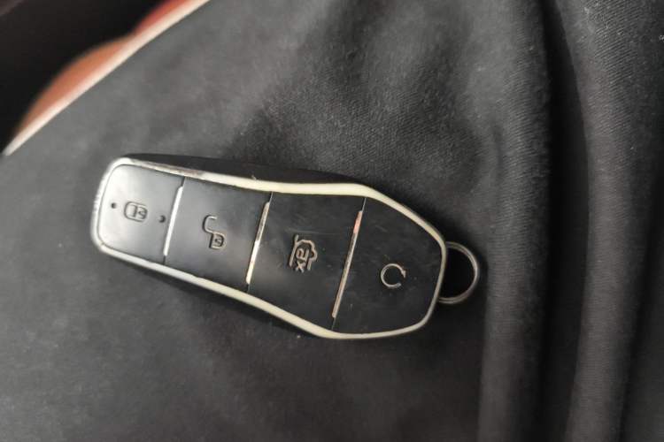 Used BYD Han 2022 EV Genesis Edition 715 km Front-Wheel-Drive Flagship Model Vehicle Key
