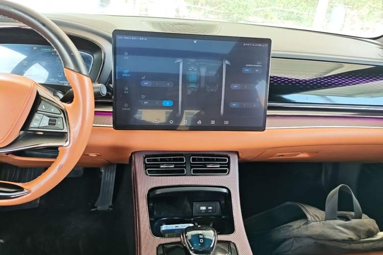 Used BYD Han 2022 DM-i 242km Flagship Model Audio And AC Panel