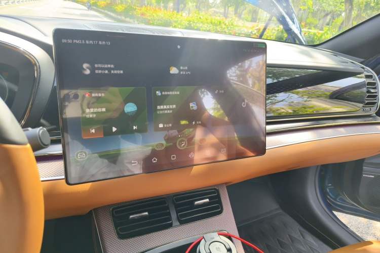 Used BYD Han 2022 DM-i 121KM Luxury Model Audio And AC Panel
