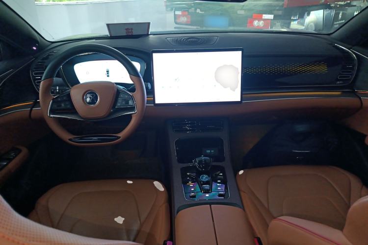 Used BYD Han 2022 EV Genesis Edition 715 km Front-Wheel-Drive Flagship Model Center Console
